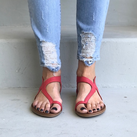 Free People Shoes - Red Distressed Leather Toe Ring Sandals